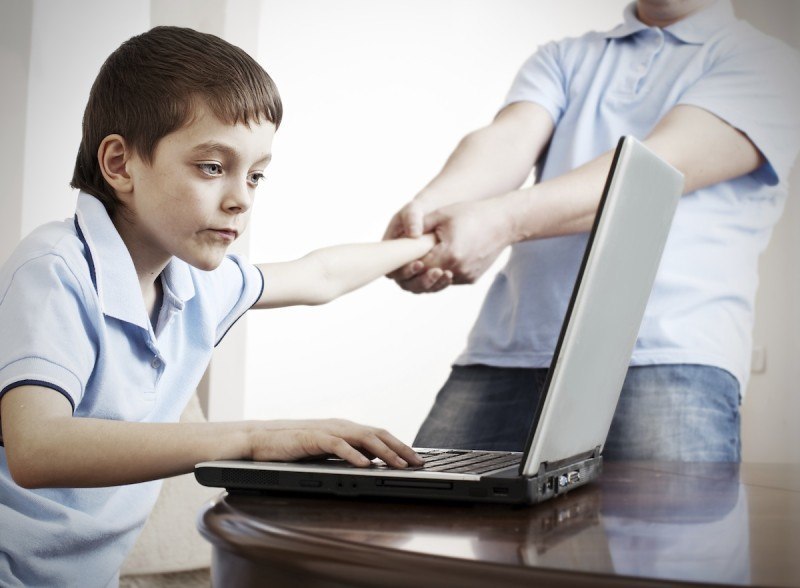 Εθισμός παιδιών & εφήβων από το διαδίκτυο & τα ηλεκτρονικά παιχνίδια –  Καργάκης Εμμανουήλ | Κλινικός Ψυχολόγος | Ηράκλειο | Χανιά